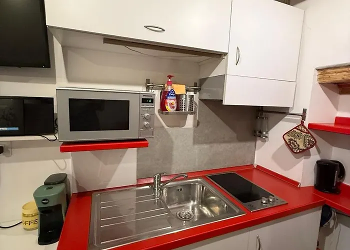 Joyce - Metro Cubo Apartment